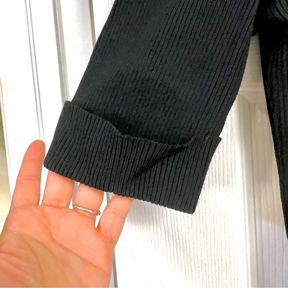 ANN TAYLOR Y2K black RIB KNIT CROP TOP stretchy comfy closet staple women’s S - Picture 3 of 7